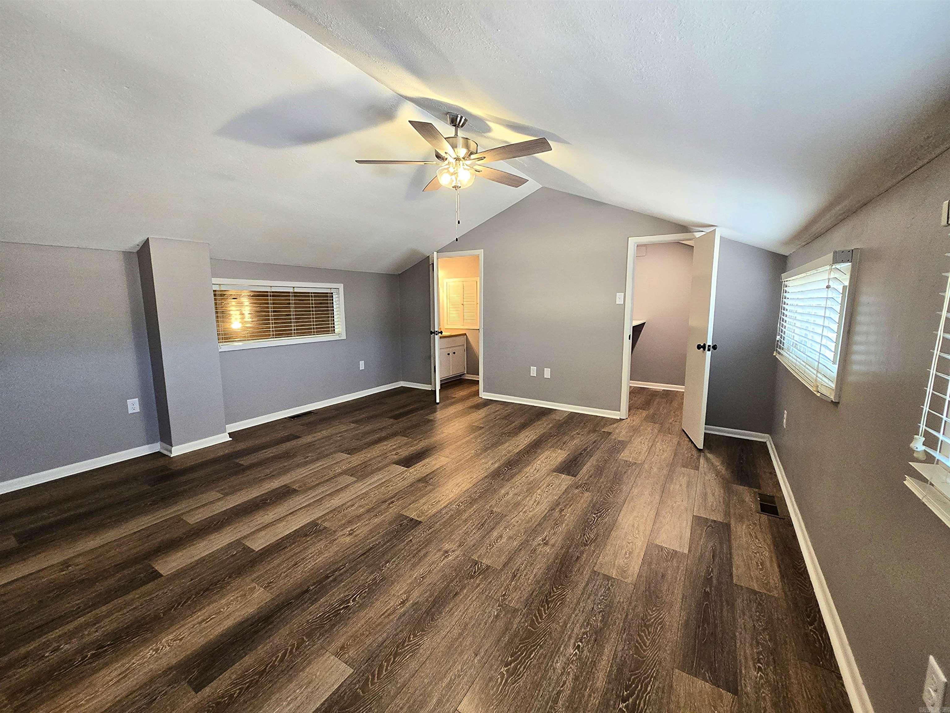 2715 Greenbriar Dr Apt B