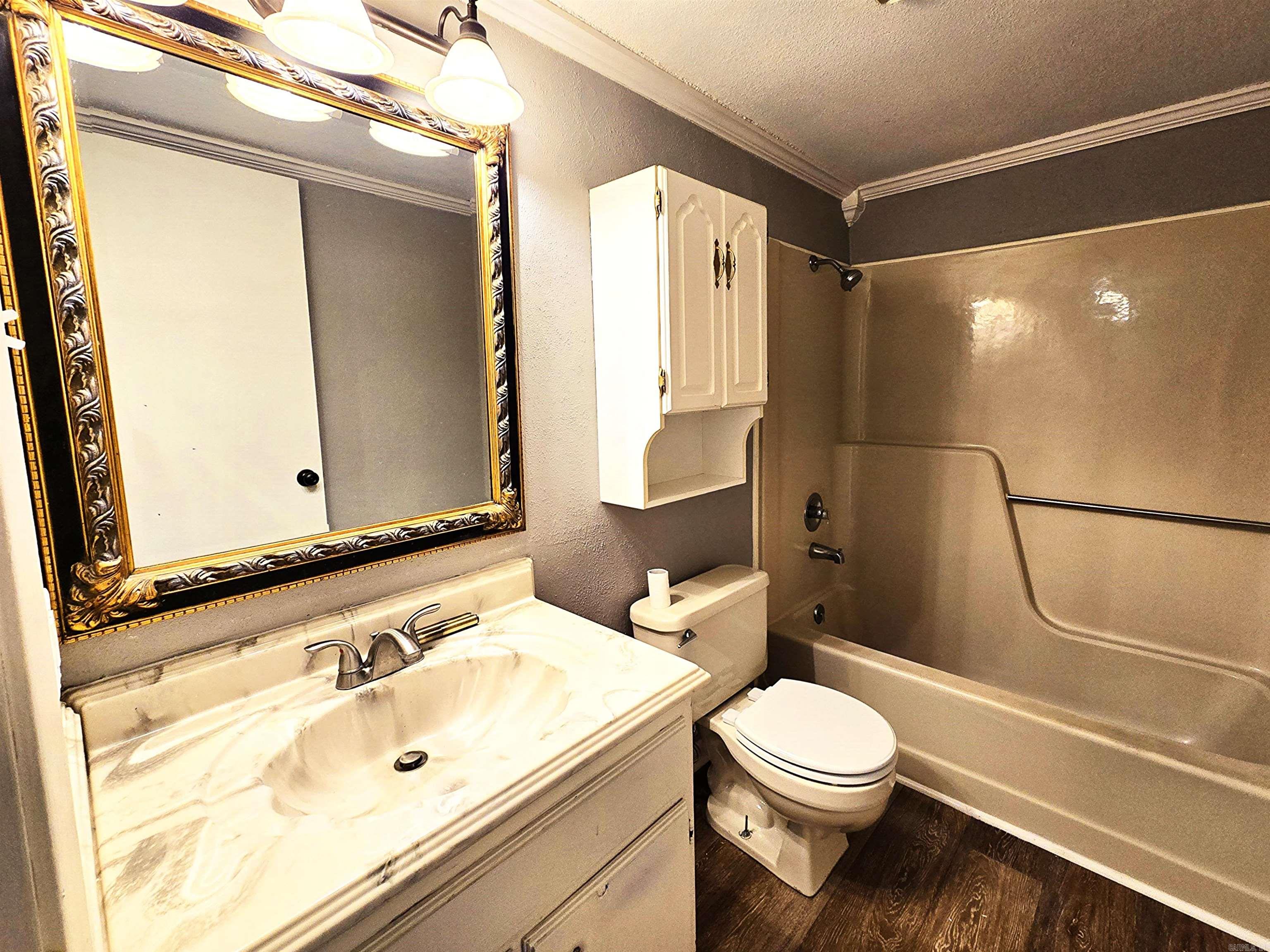 2715 Greenbriar Dr Apt B