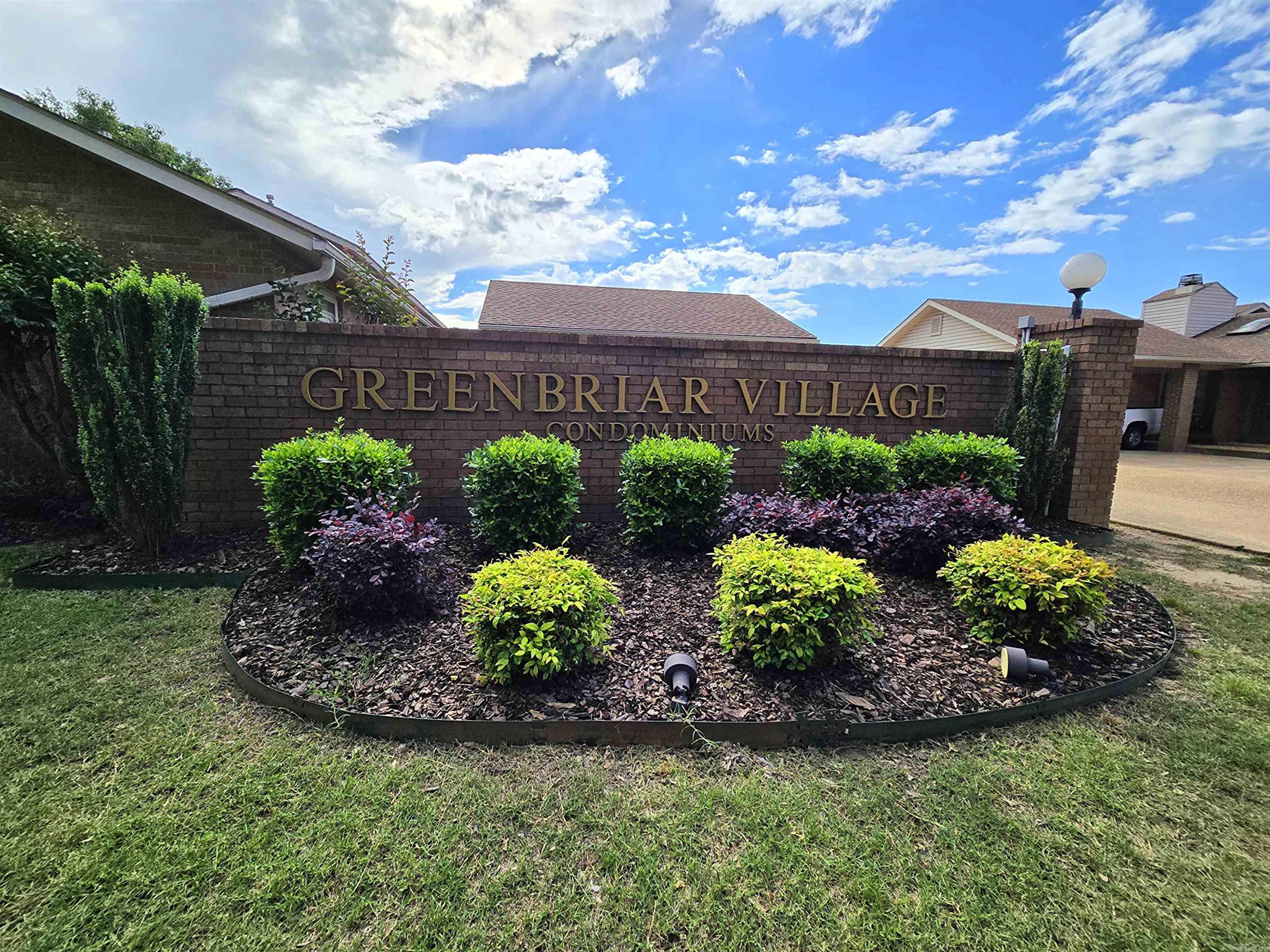 2715 Greenbriar Dr Apt B