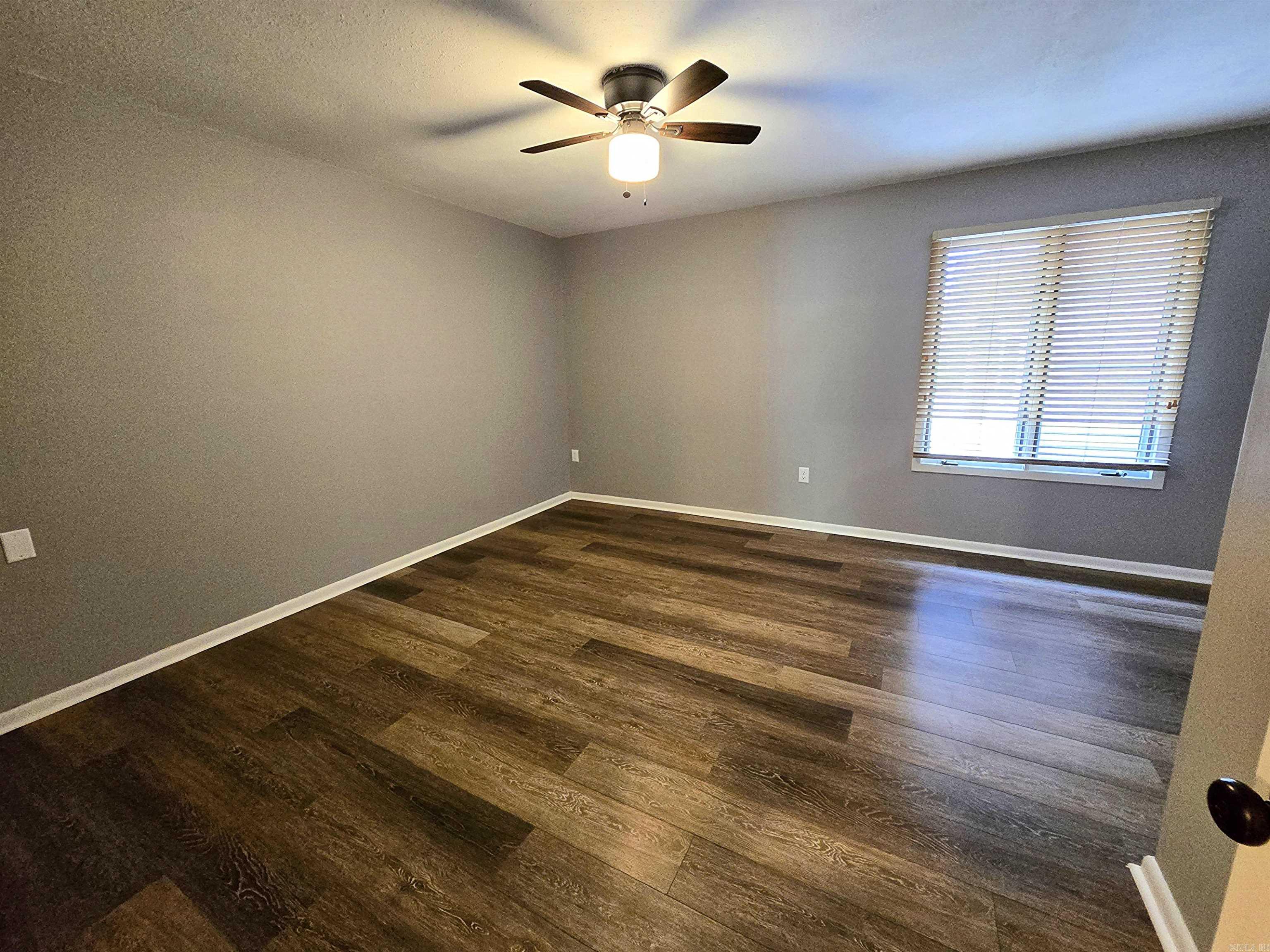 2715 Greenbriar Dr Apt B