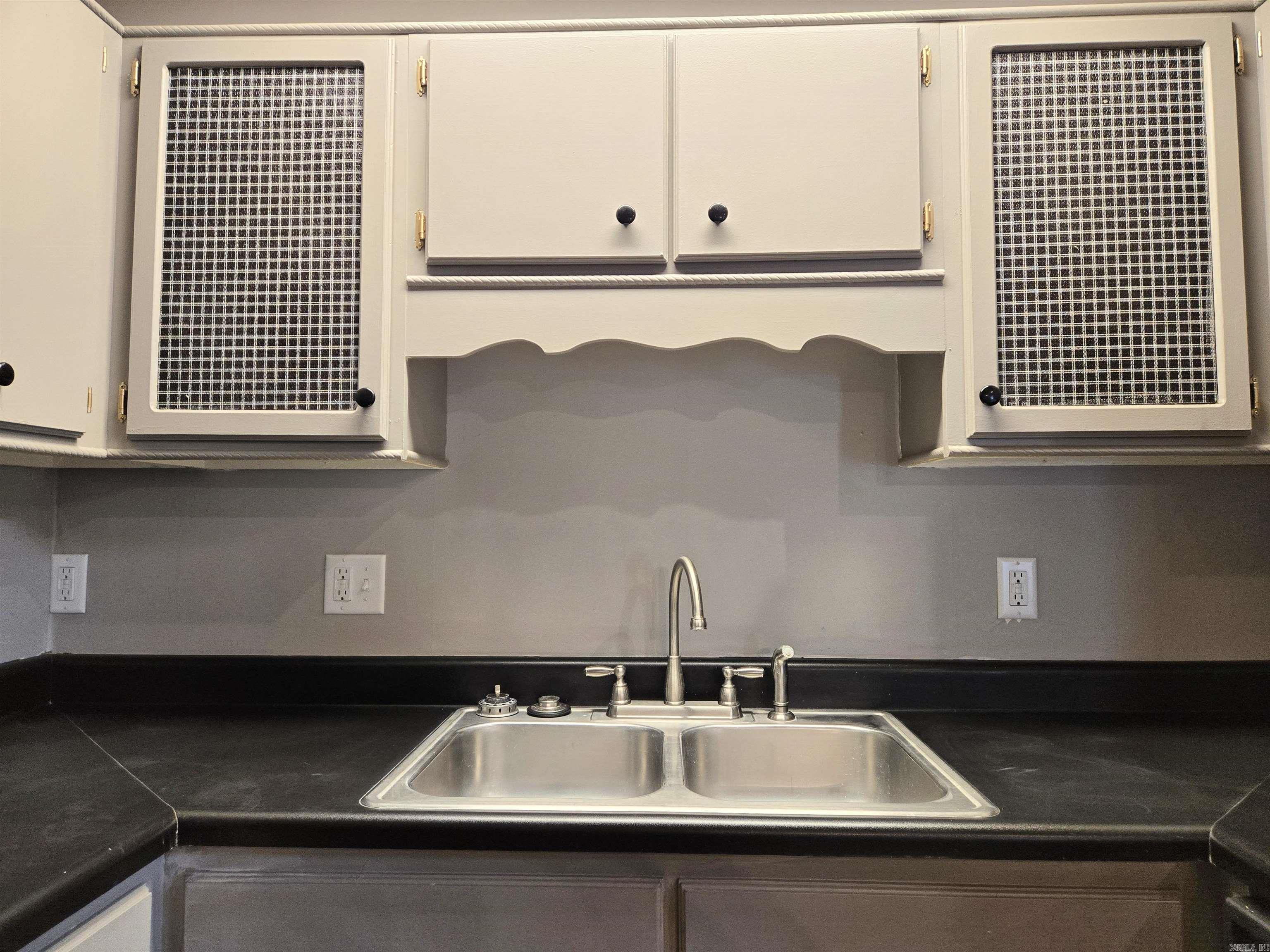 2715 Greenbriar Dr Apt B