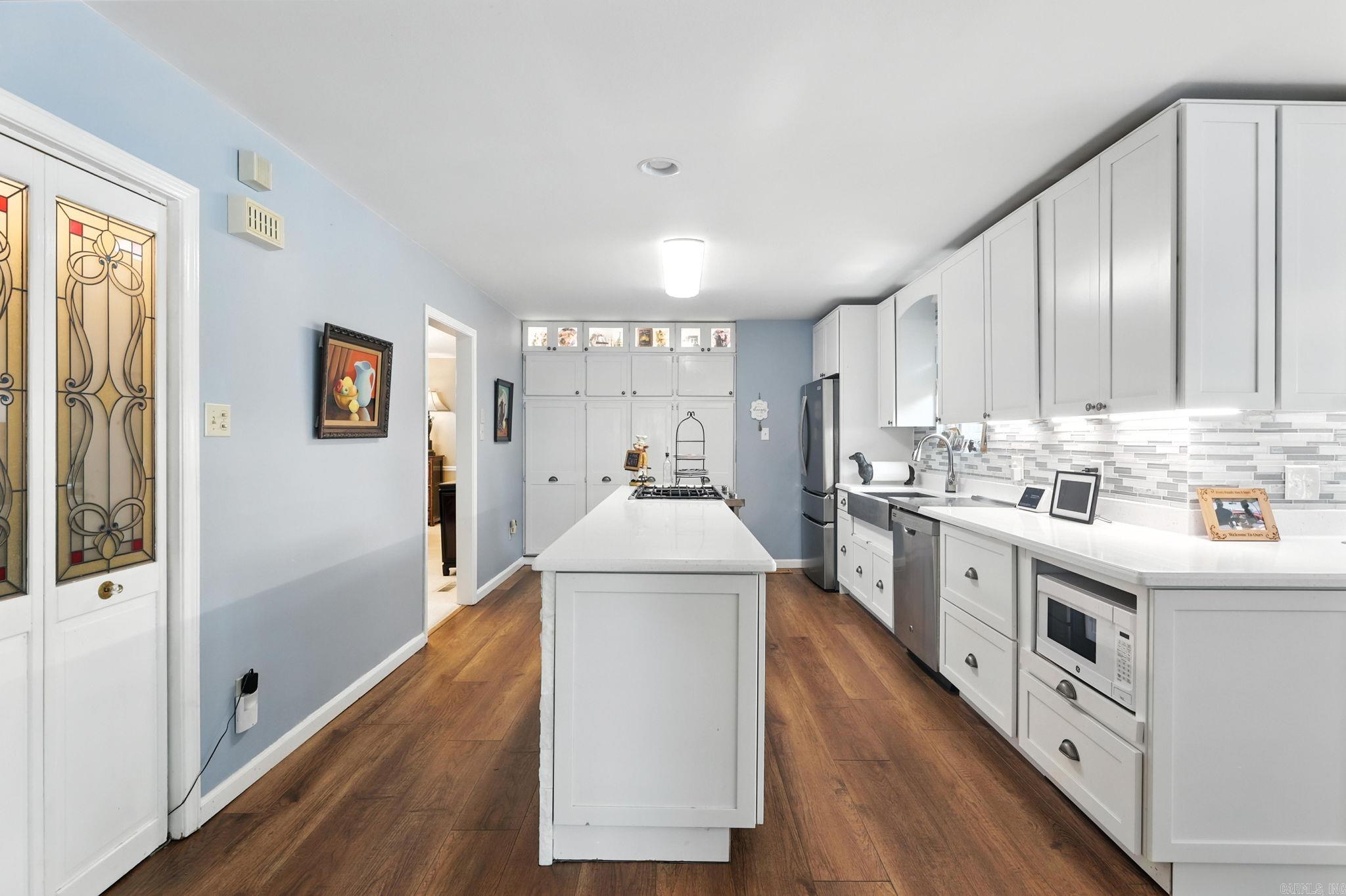 15808 Taylor Loop