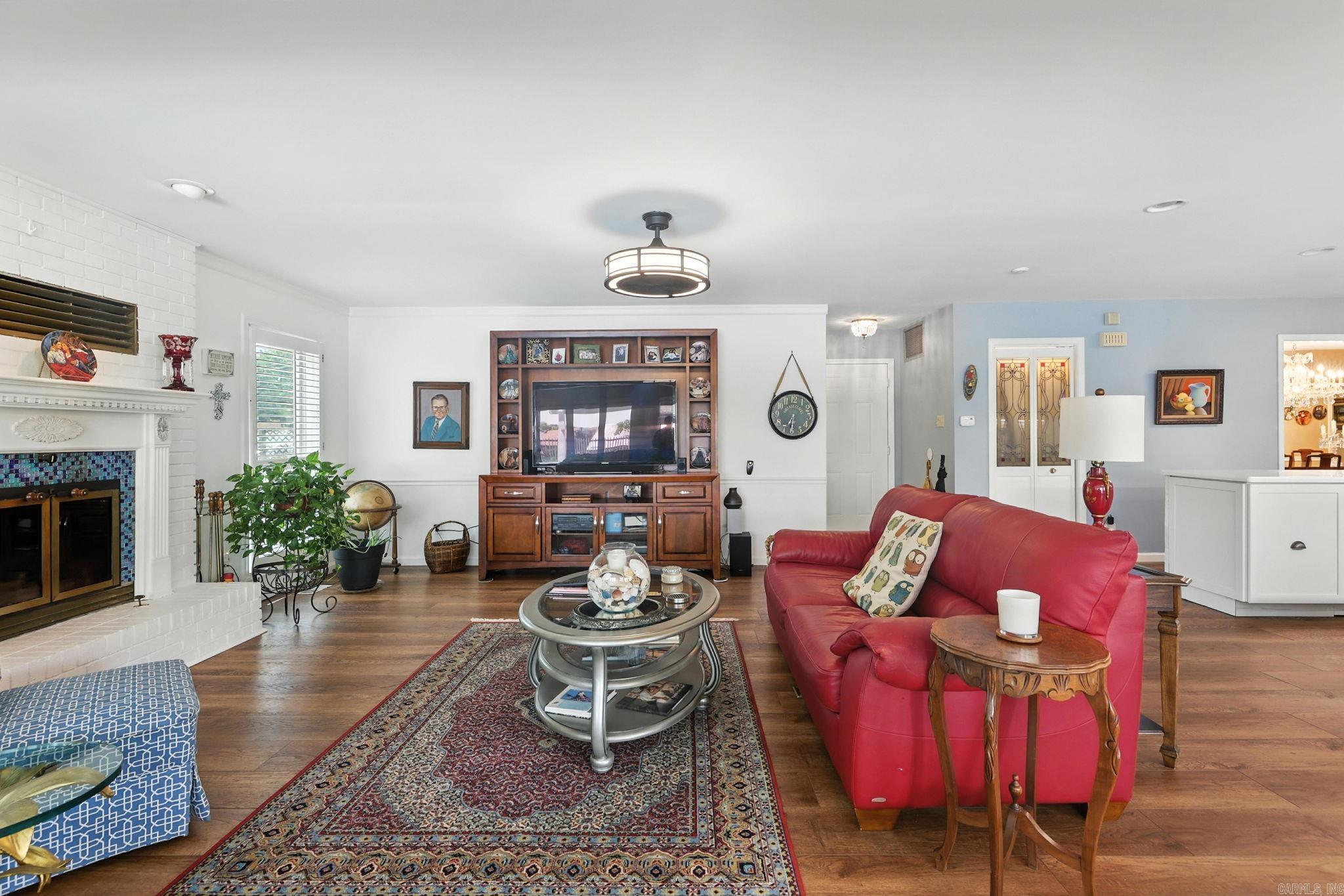 15808 Taylor Loop