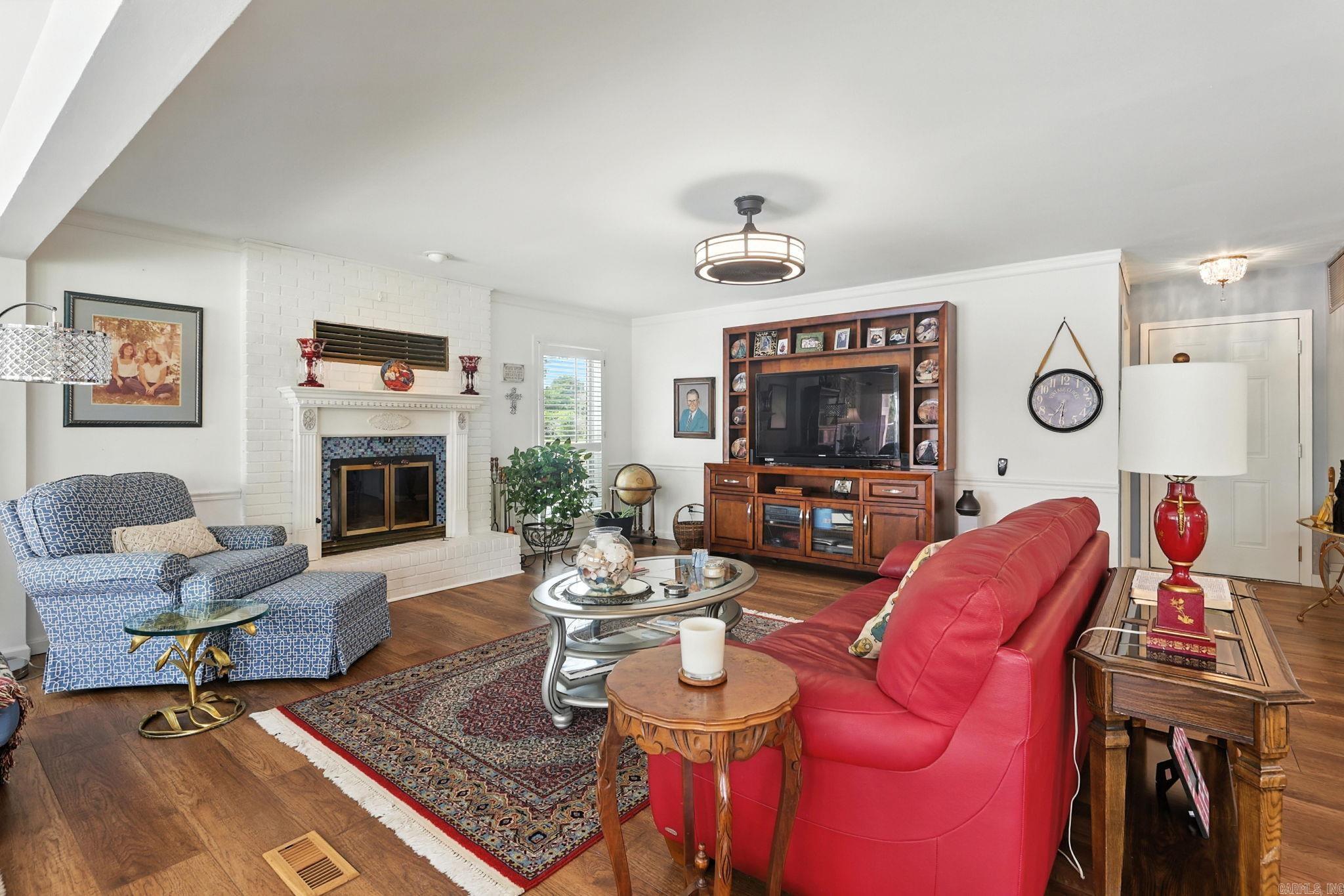 15808 Taylor Loop