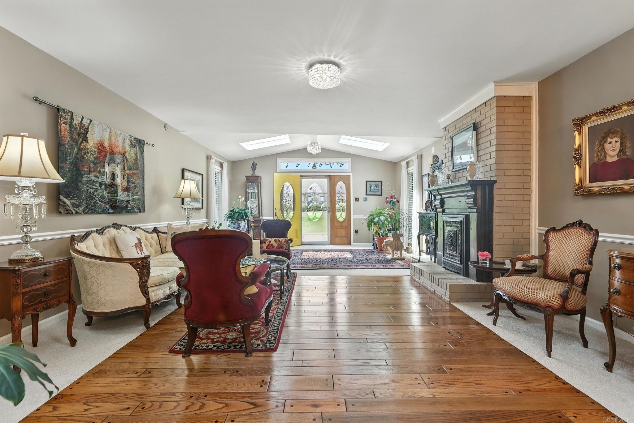 15808 Taylor Loop
