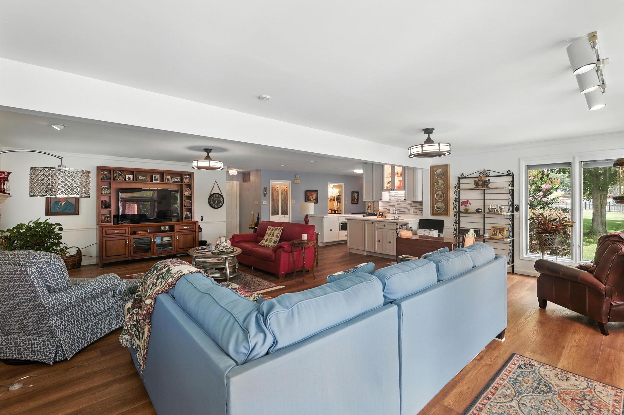 15808 Taylor Loop