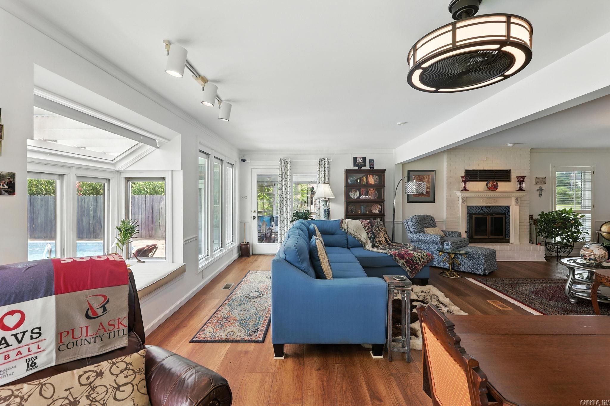 15808 Taylor Loop
