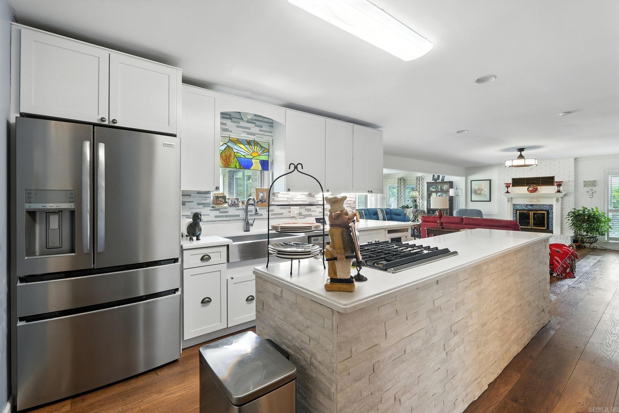 15808 Taylor Loop