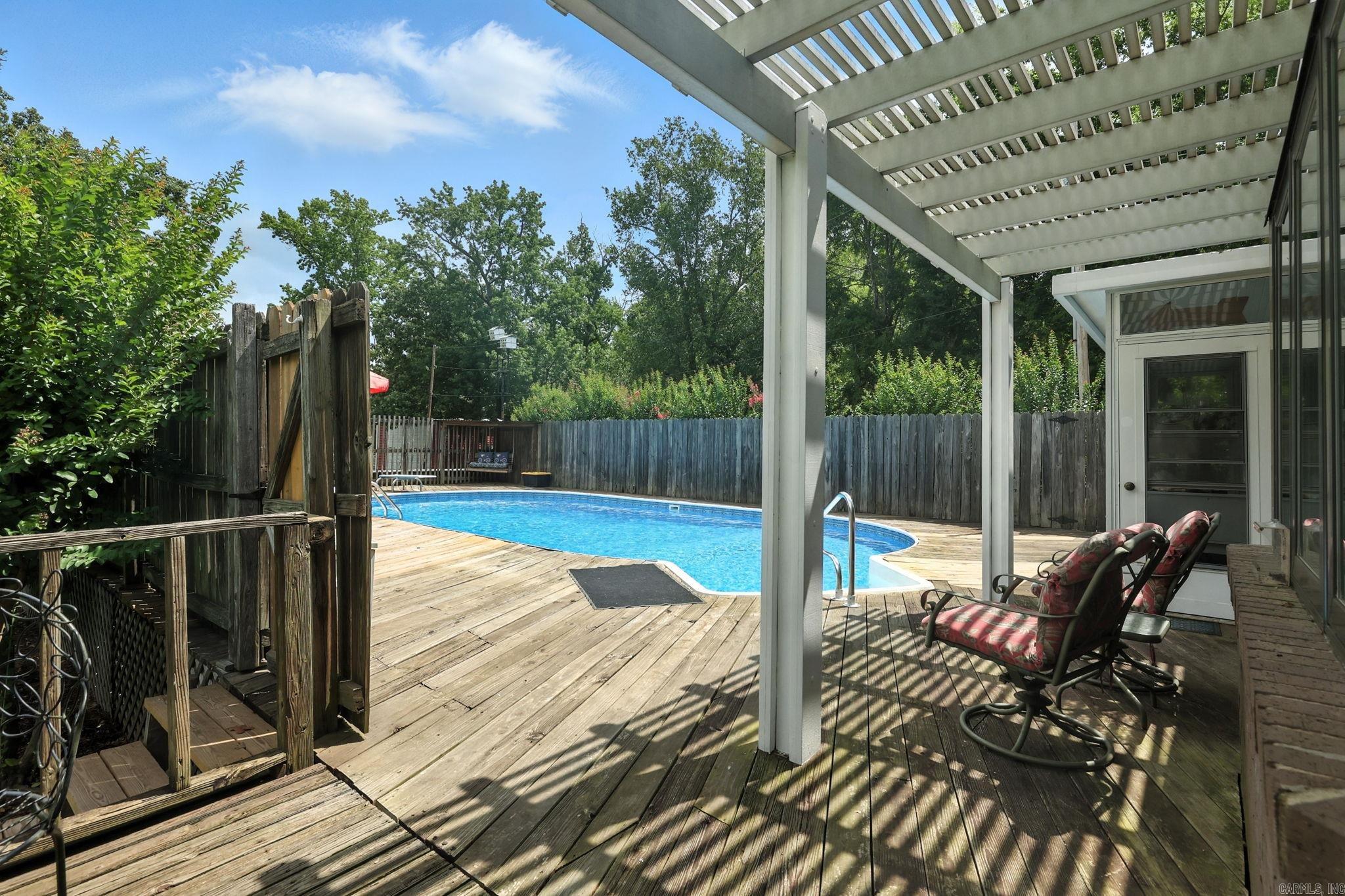 15808 Taylor Loop