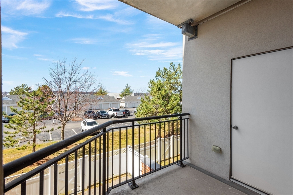 10 Seaport Dr # 2203