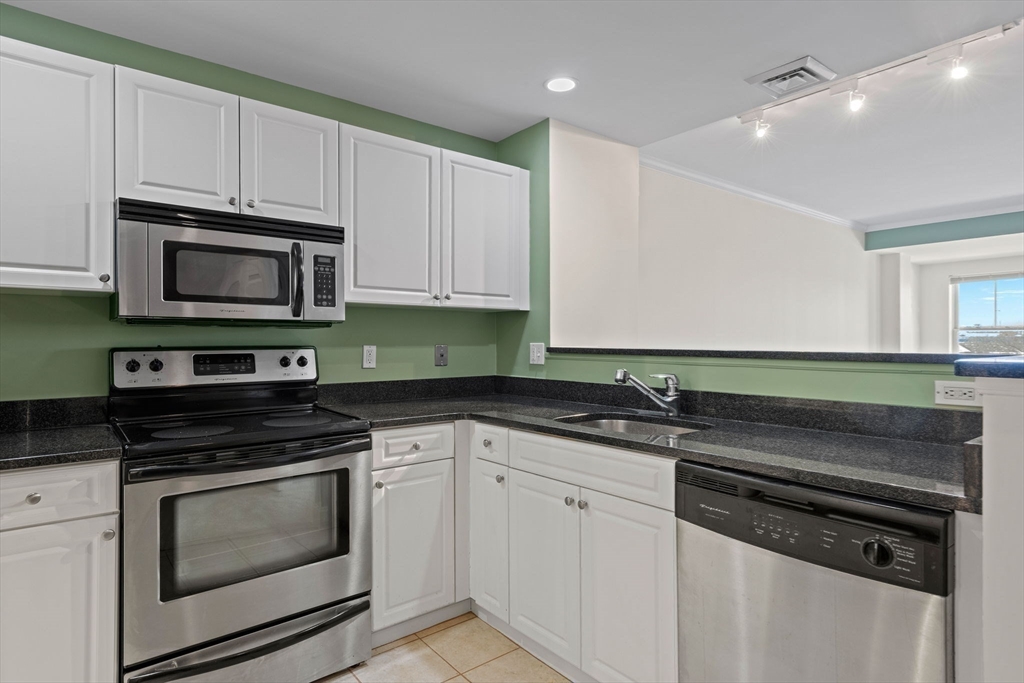 10 Seaport Dr # 2203