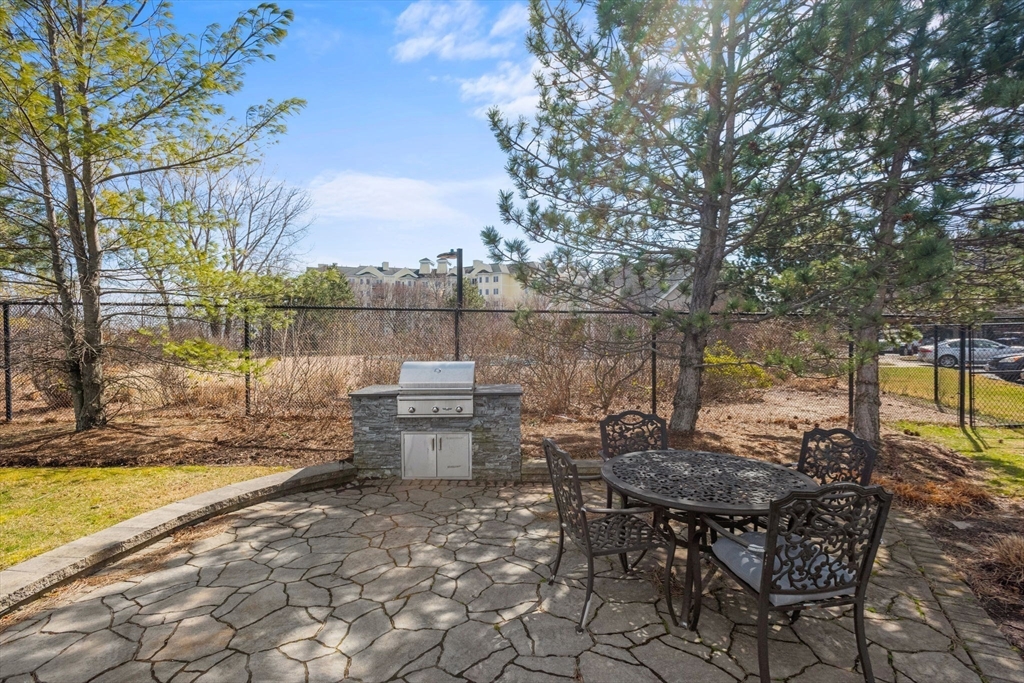 10 Seaport Dr # 2203