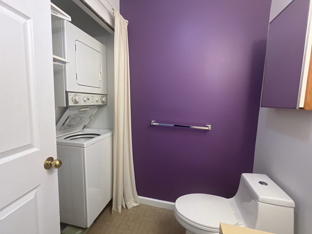 326-340 Franklin St # 700