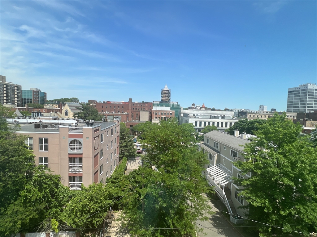 326-340 Franklin St # 700