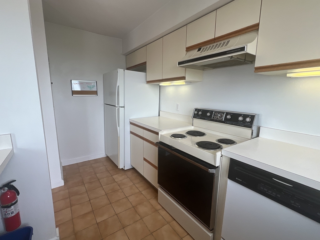 326-340 Franklin St # 700