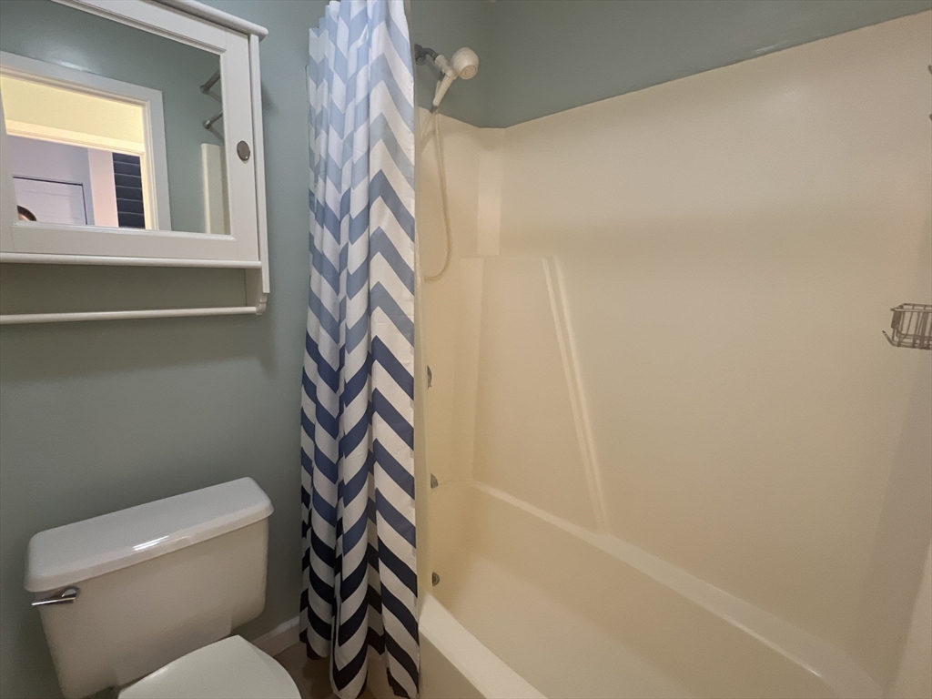 326-340 Franklin St # 700