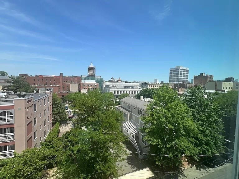 326-340 Franklin St # 700