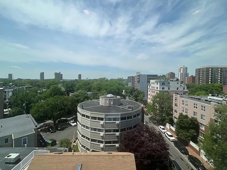 326-340 Franklin St # 700