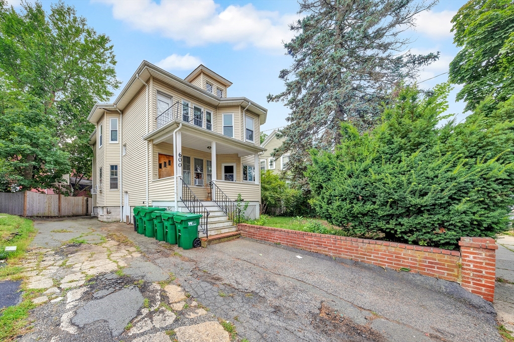 600 High St