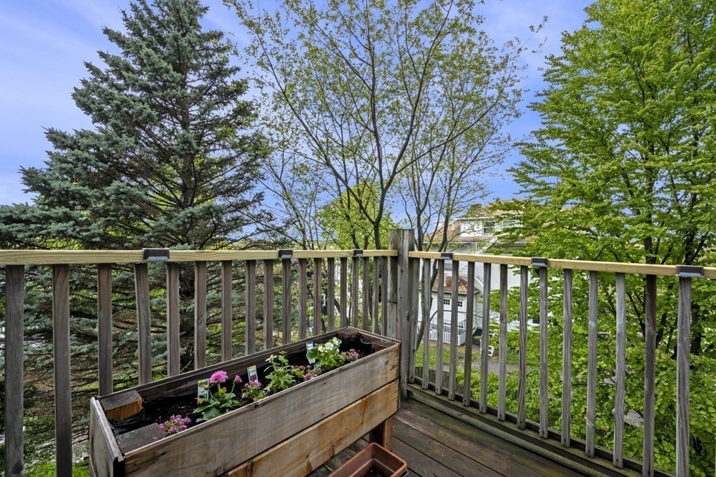 59 Brooksdale Rd # 1