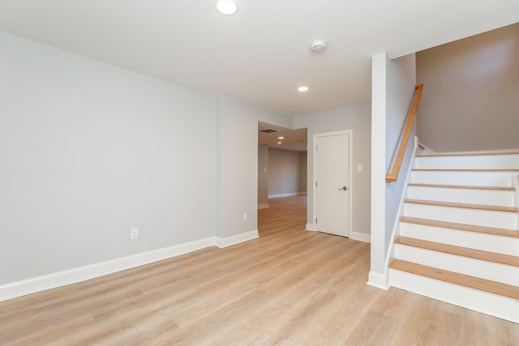 7 Juneau Ave # 7