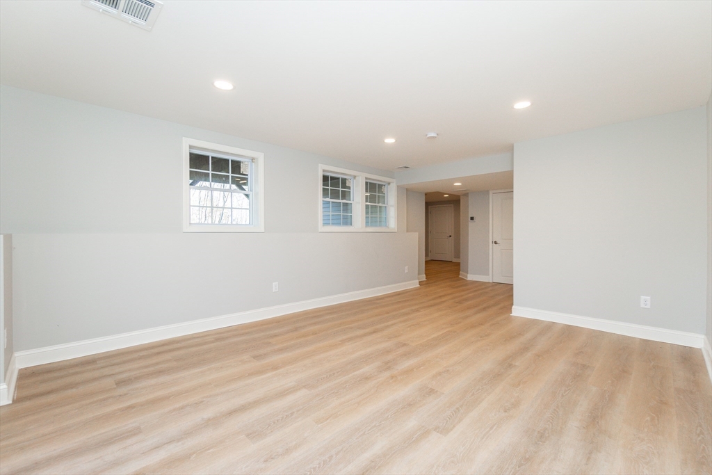 7 Juneau Ave # 7