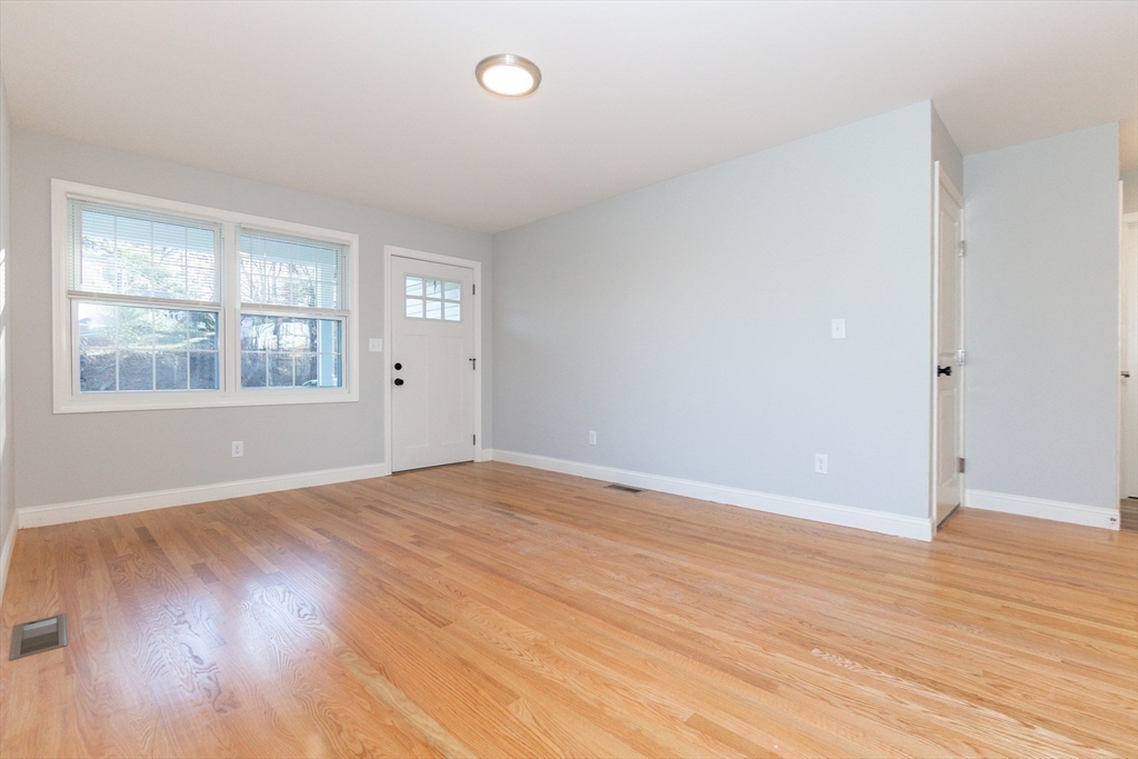 7 Juneau Ave # 7