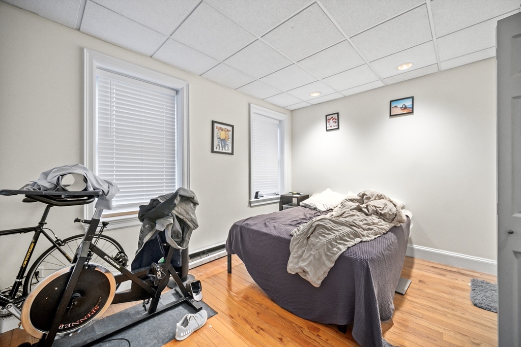 163 W 2nd St # 3