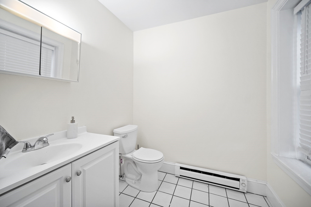 163 W 2nd St # 3