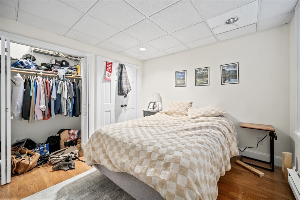 163 W 2nd St # 3