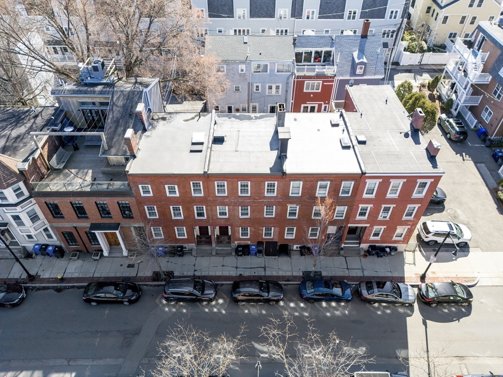 163 W 2nd St # 3