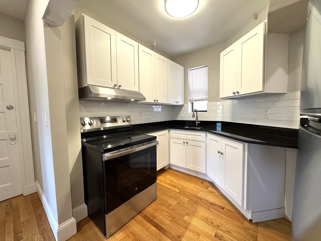 8 Langmaid Ave # 12