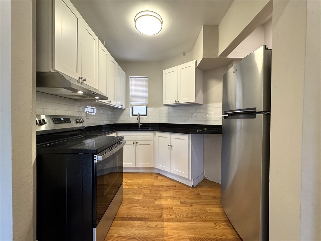 8 Langmaid Ave # 12