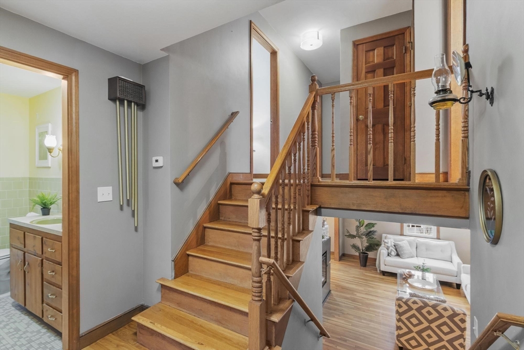 11 Ethelyn Cir