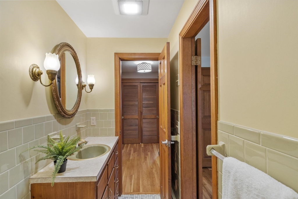 11 Ethelyn Cir