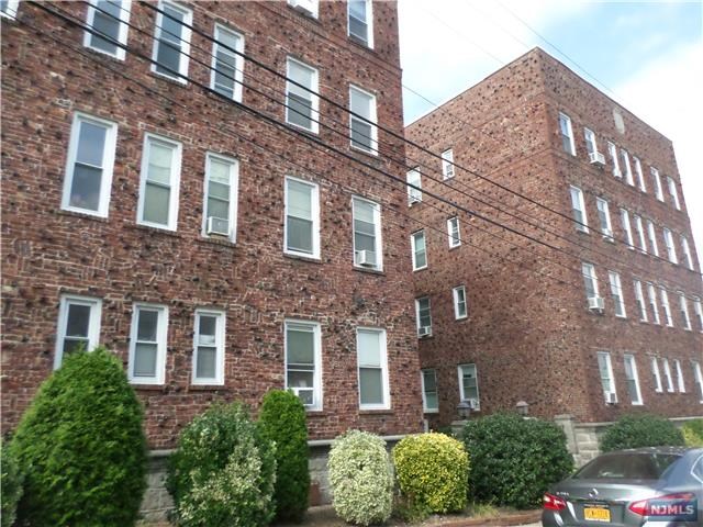 30 West Harriet Avenue 3C