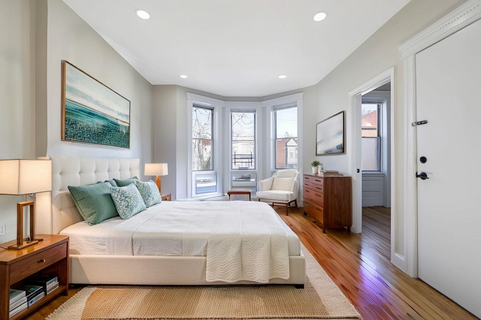 3458 KENNEDY BLVD Unit: 2 Family