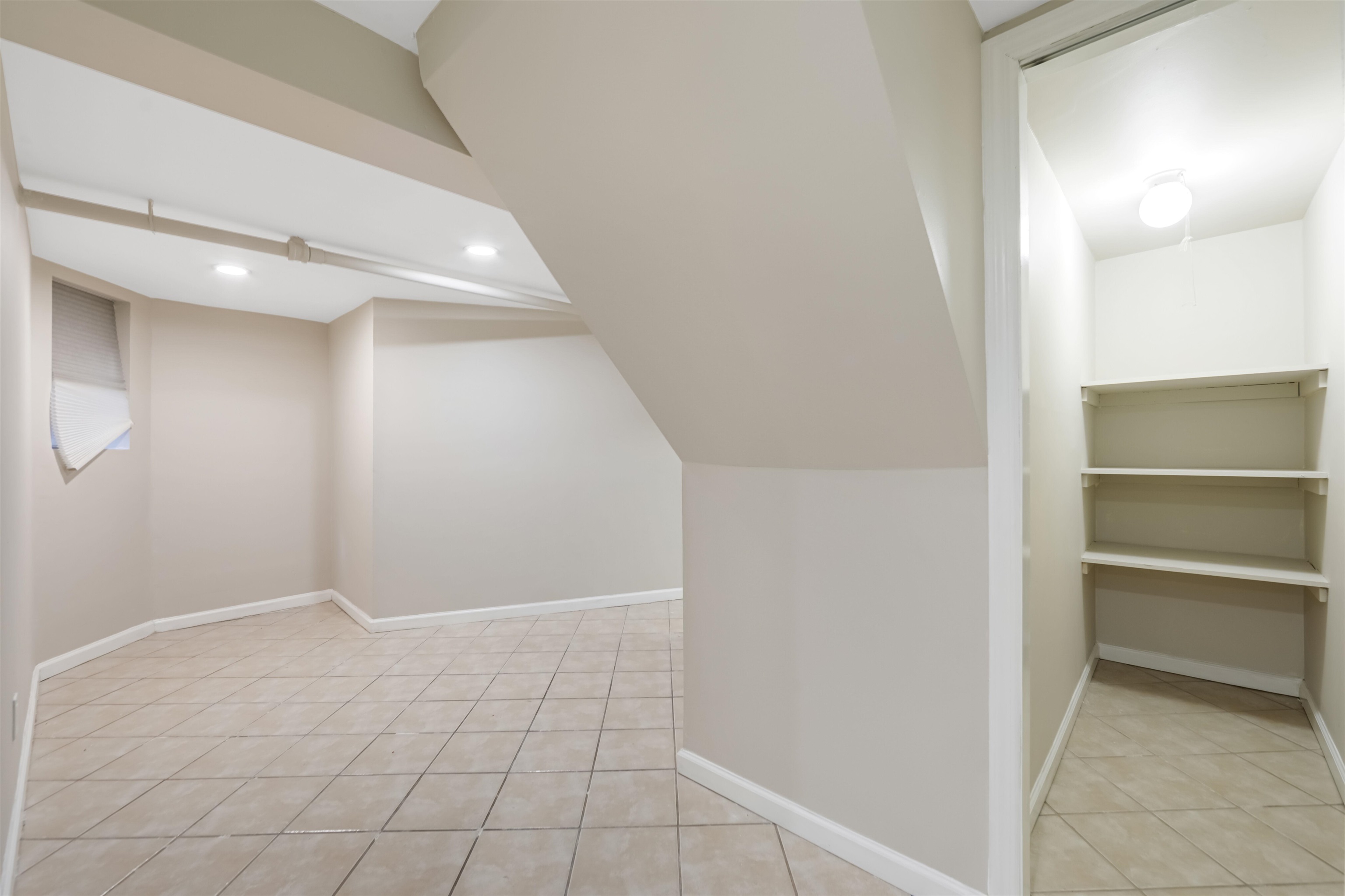 3458 KENNEDY BLVD Unit: 2 Family