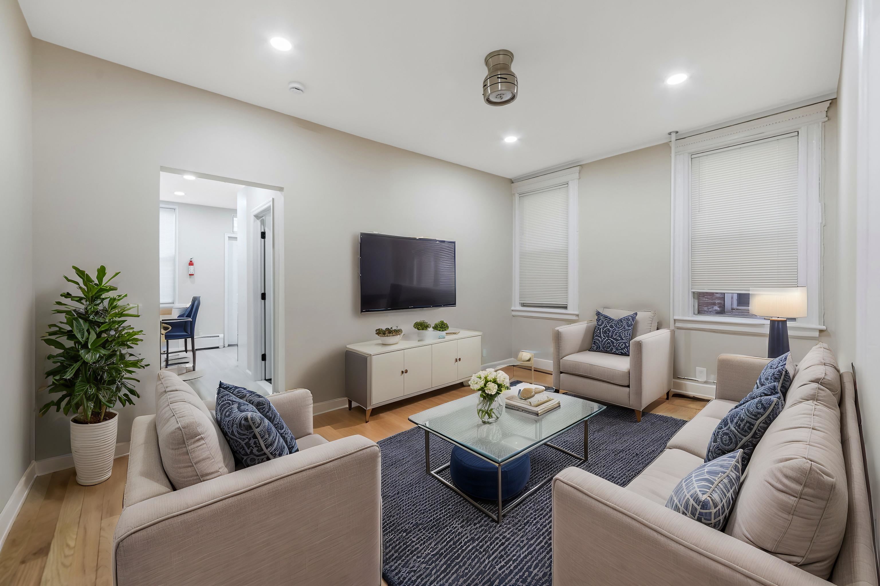 3458 KENNEDY BLVD Unit: 2 Family