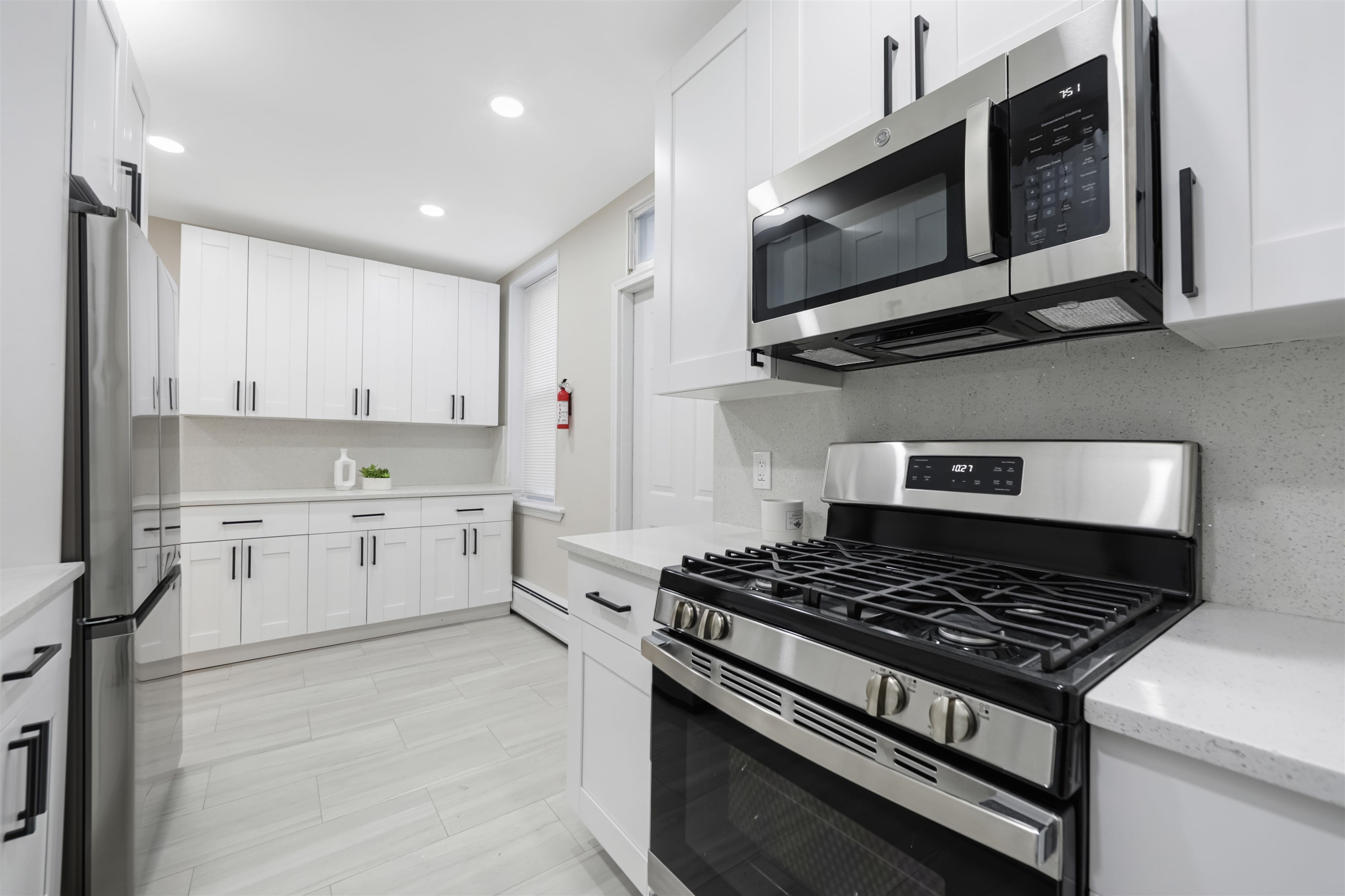 3458 KENNEDY BLVD Unit: 2 Family