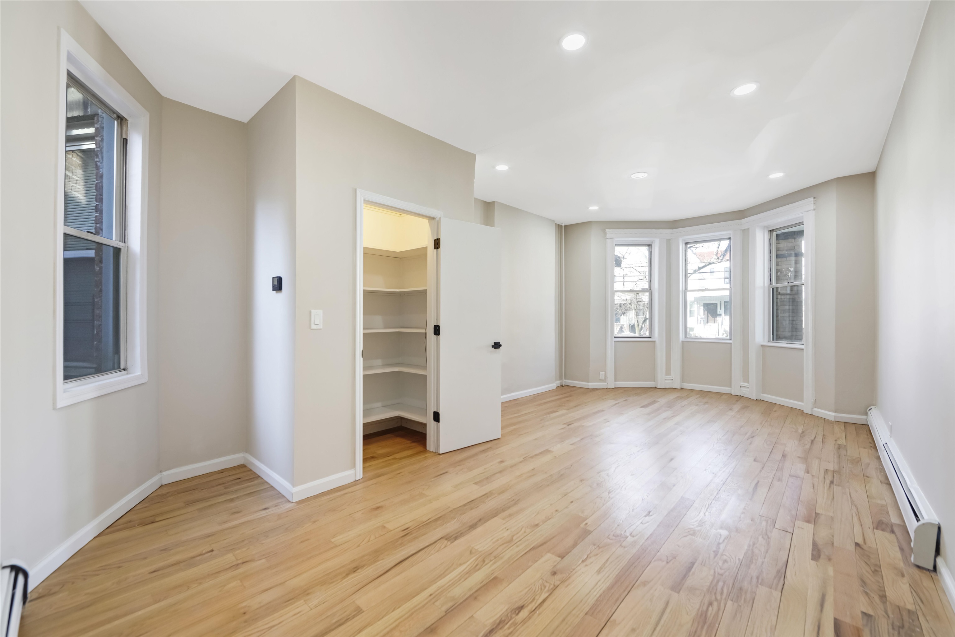 3458 KENNEDY BLVD Unit: 2 Family