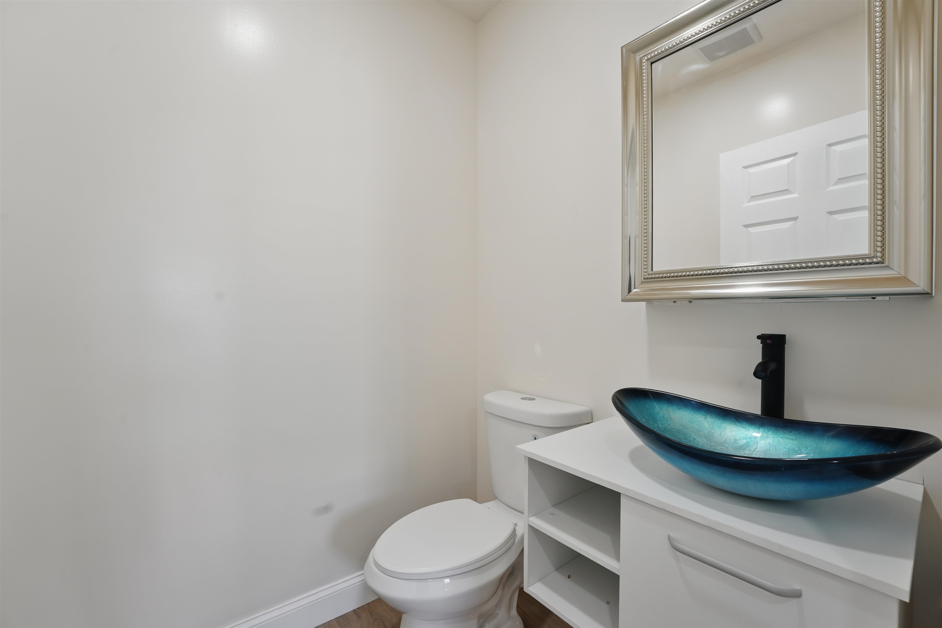 949 SUMMIT AVE Unit: 2