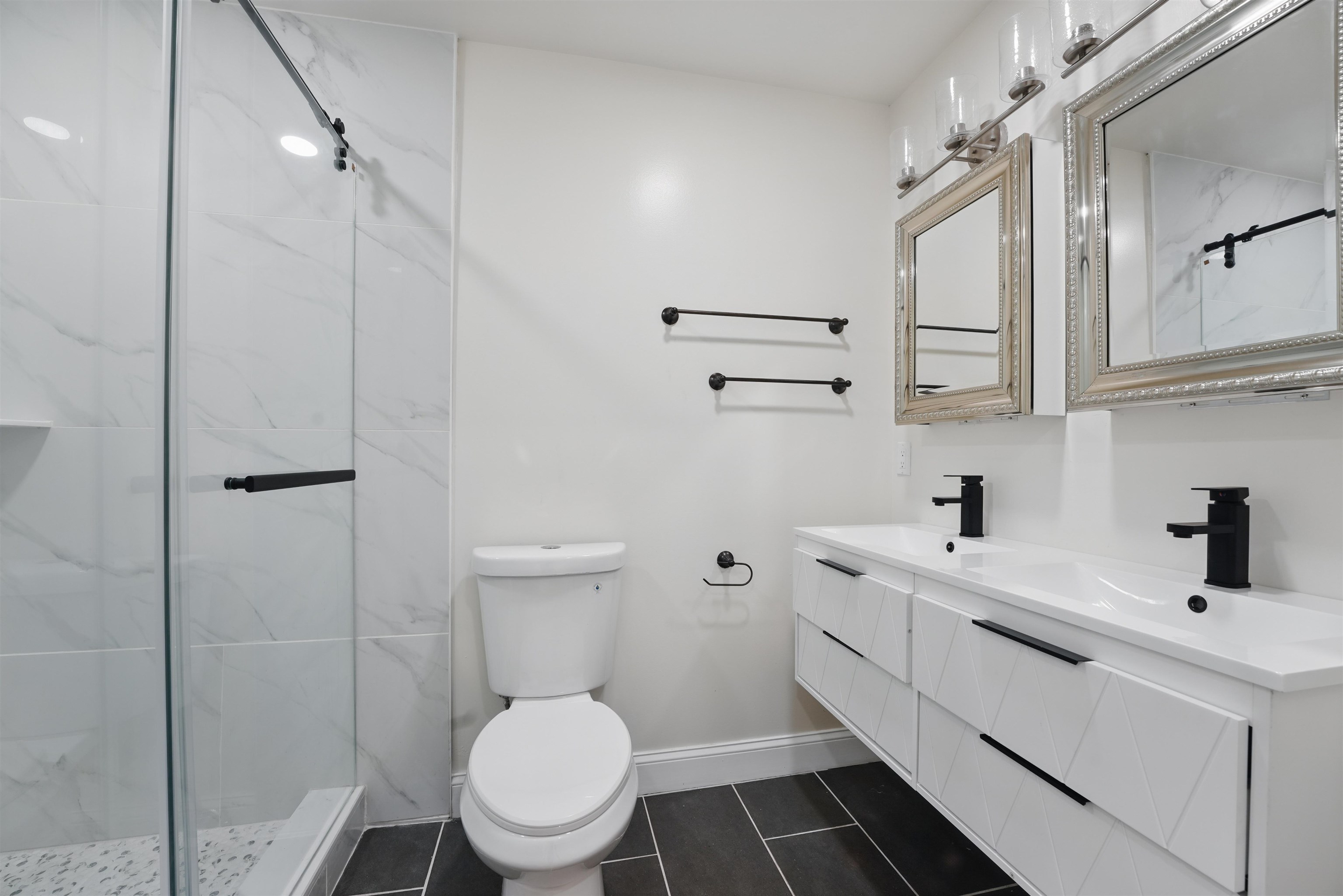 949 SUMMIT AVE Unit: 2