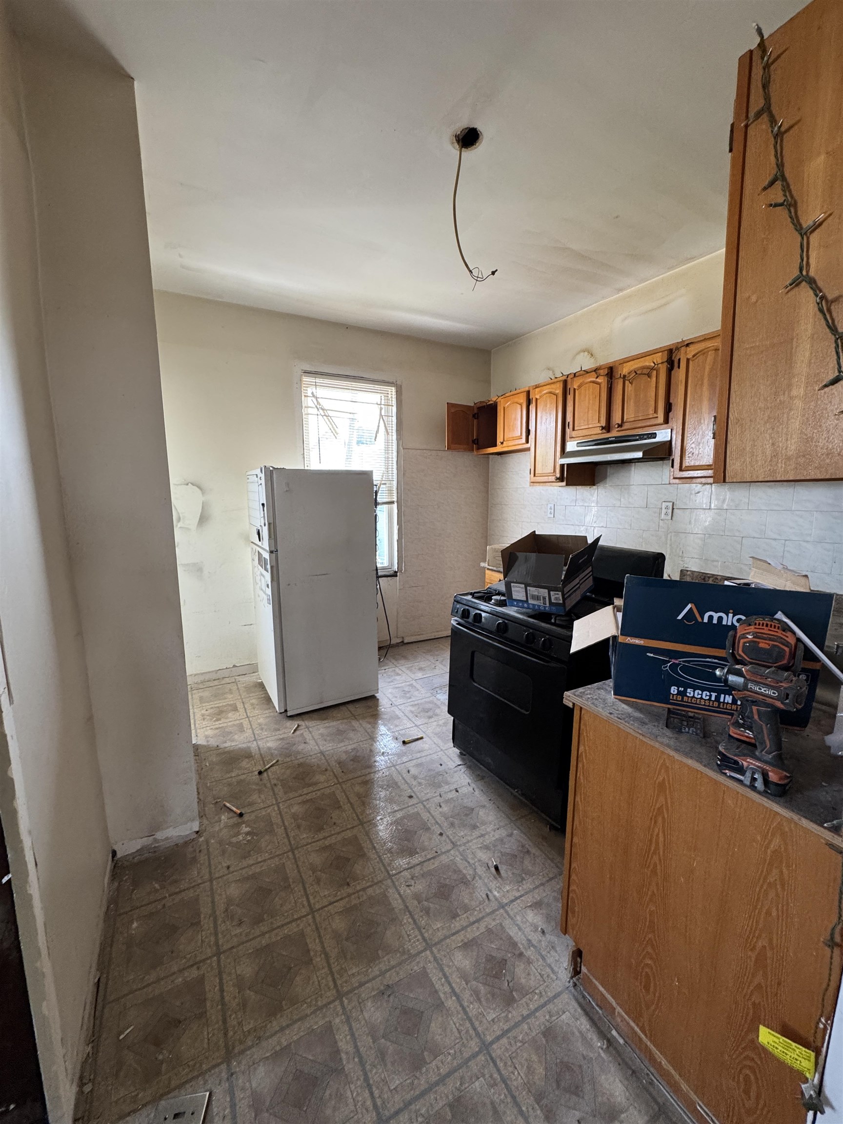 318 ARMSTRONG AVE