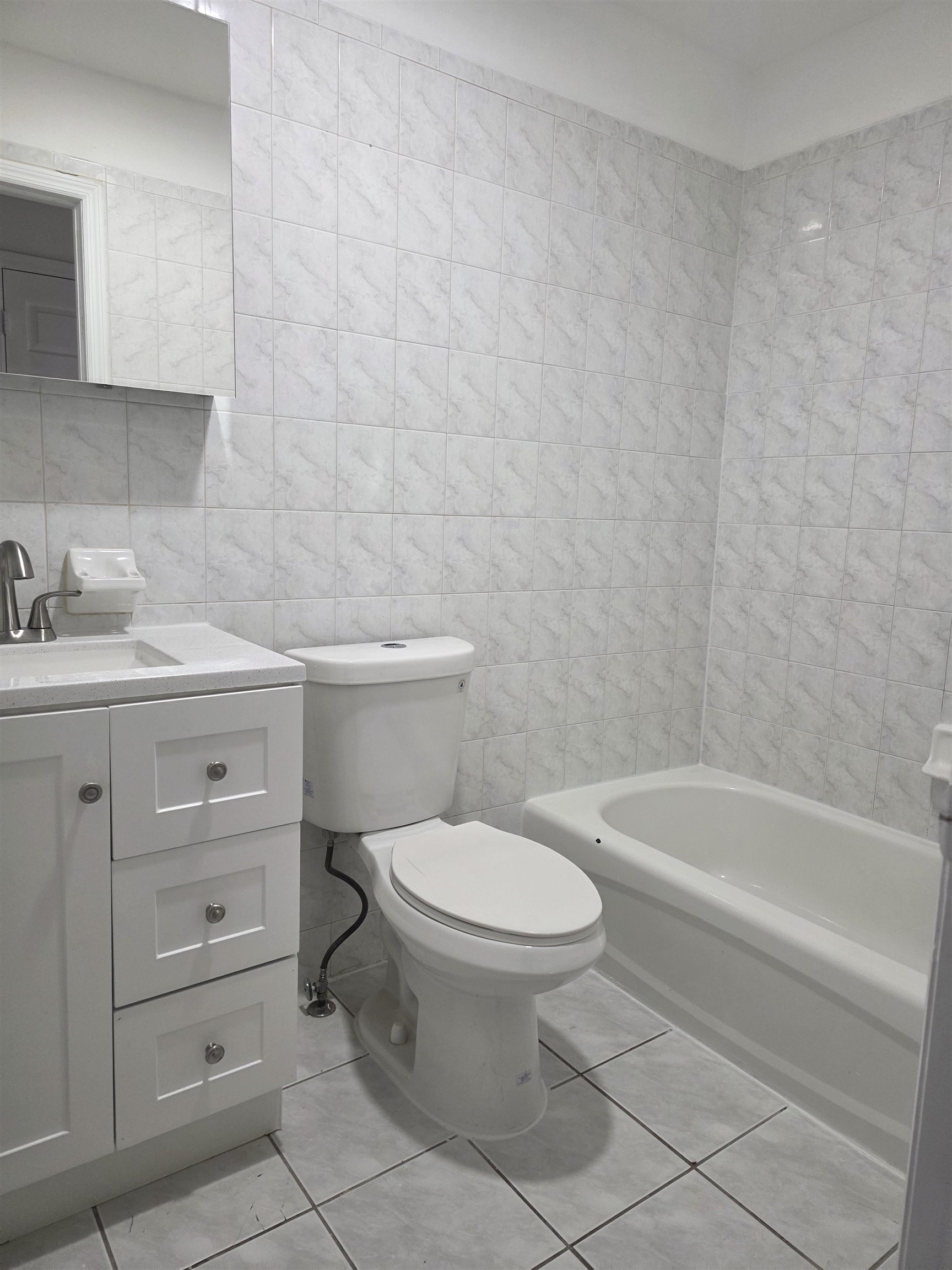 72 ZABRISKIE ST Unit: 2