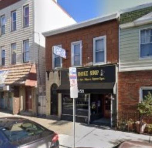 958 SUMMIT AVE