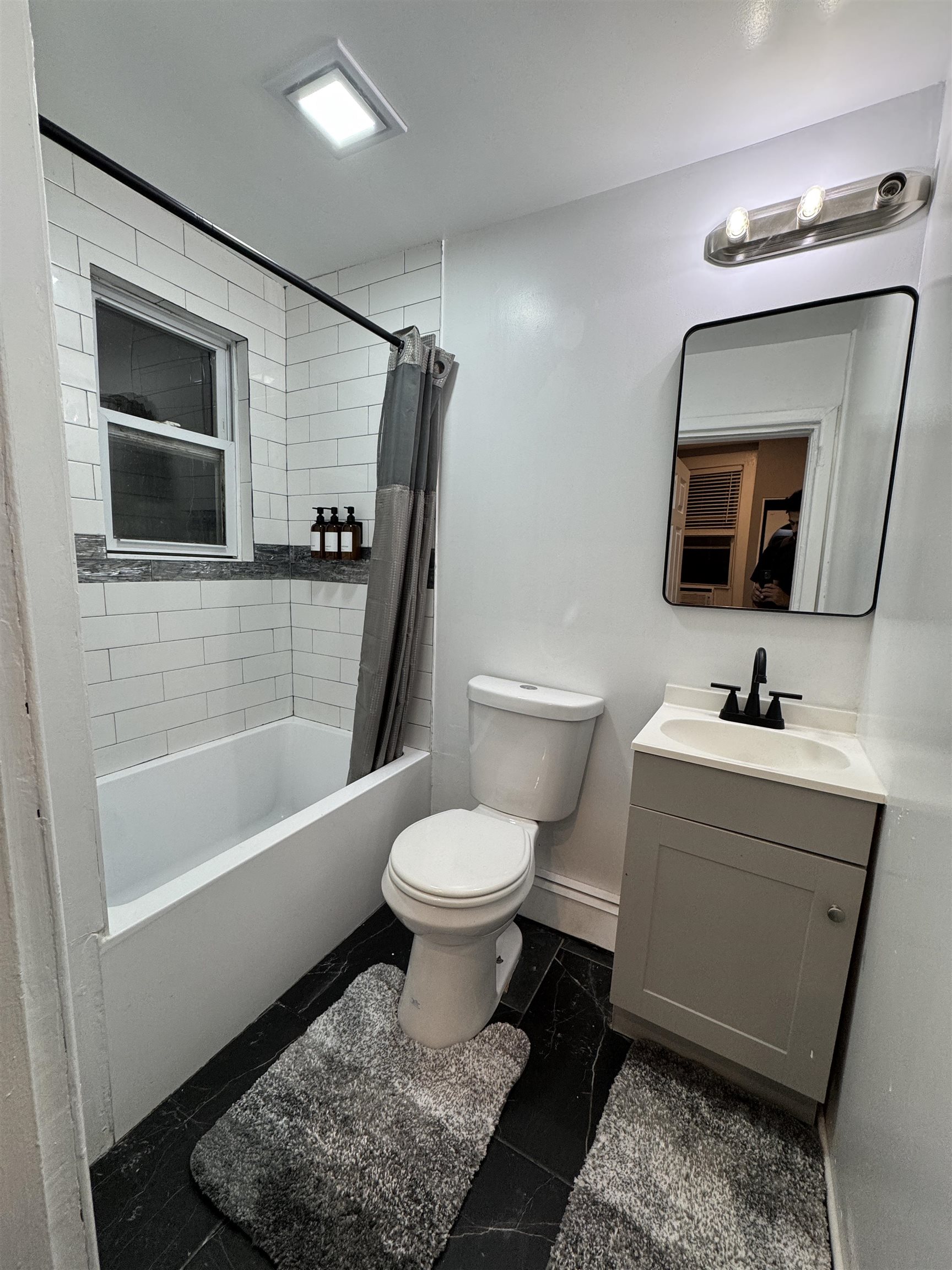 1172 SUMMIT AVE Unit: #3