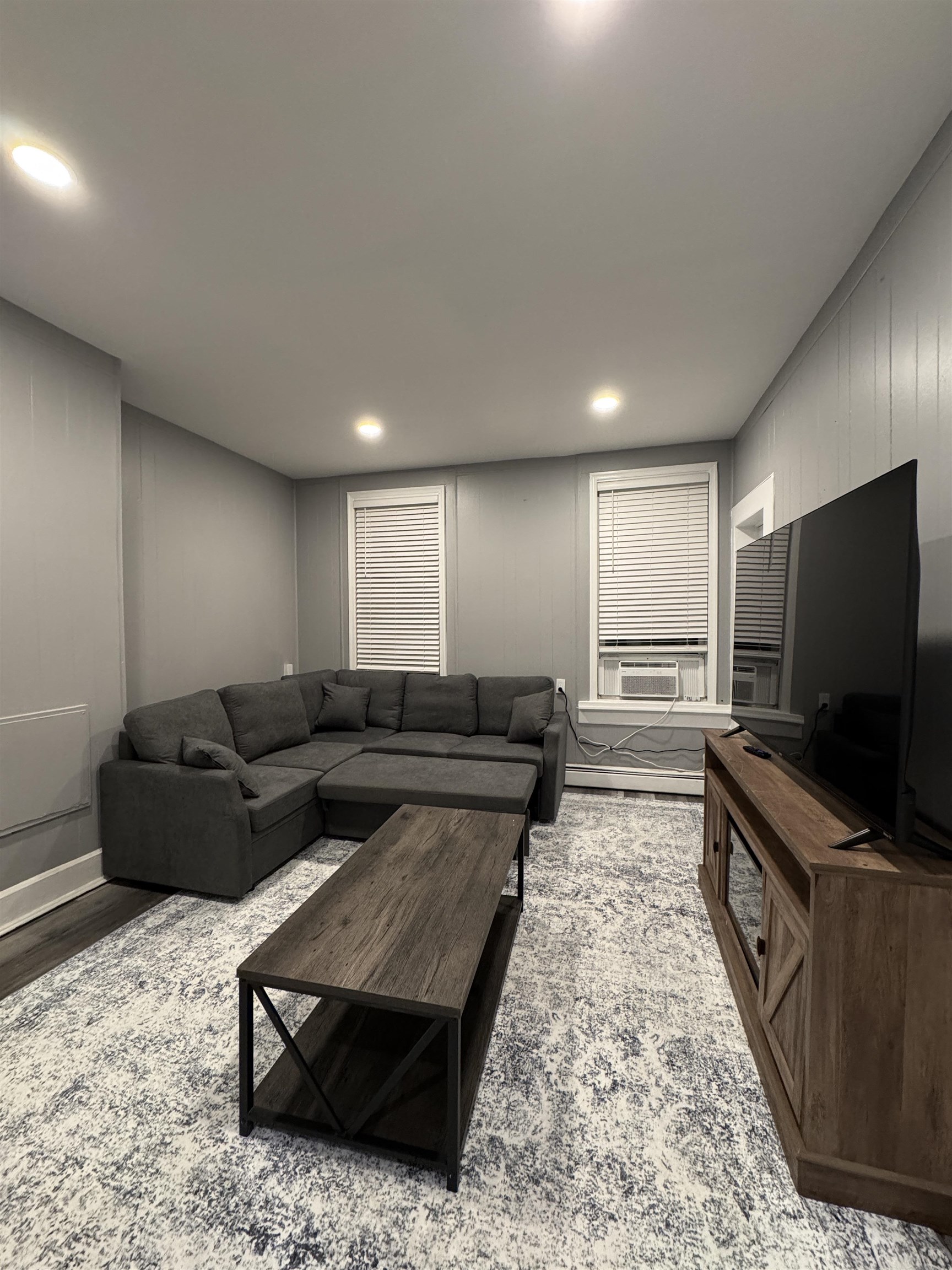1172 SUMMIT AVE Unit: #3