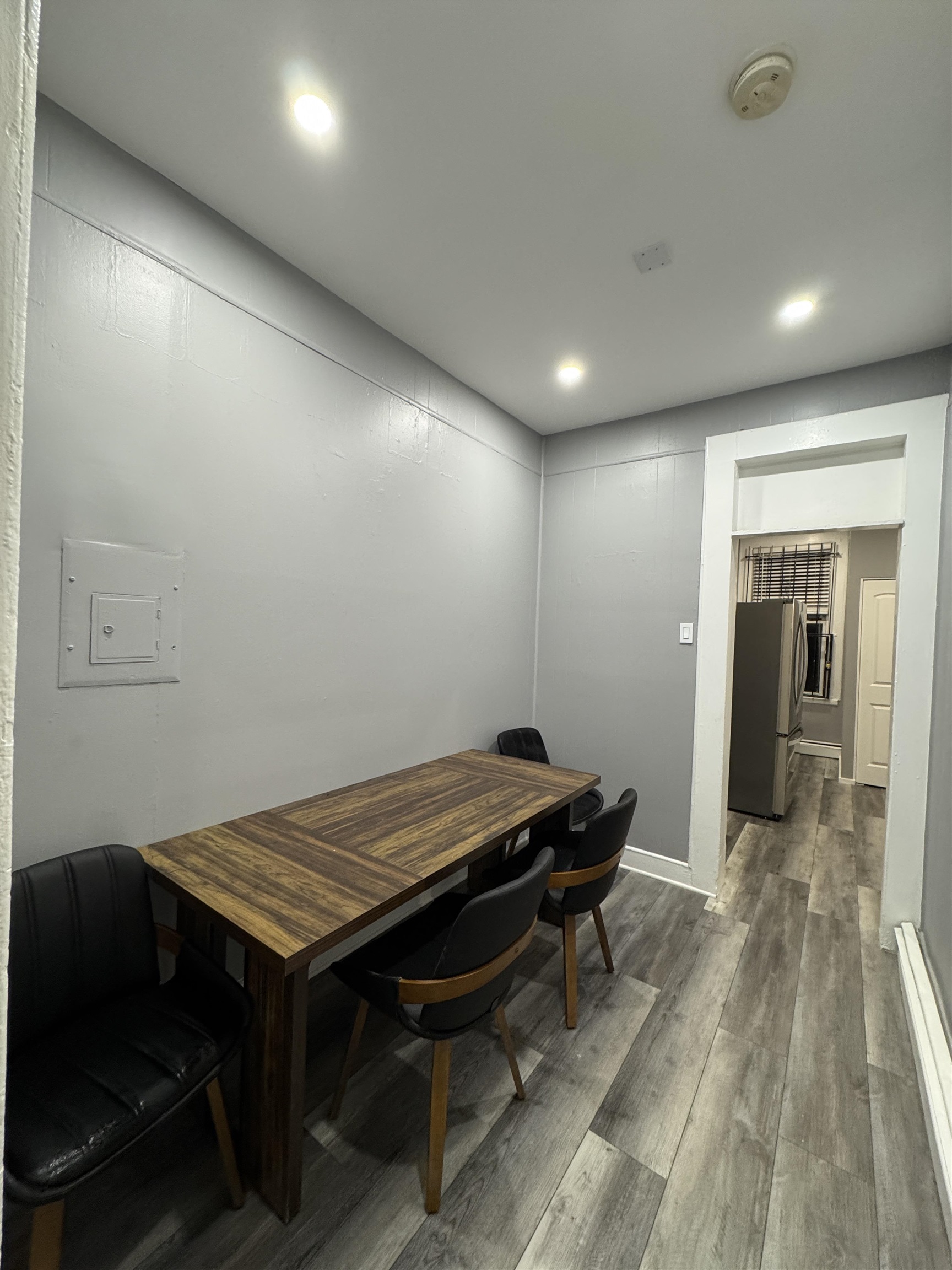 1172 SUMMIT AVE Unit: #3