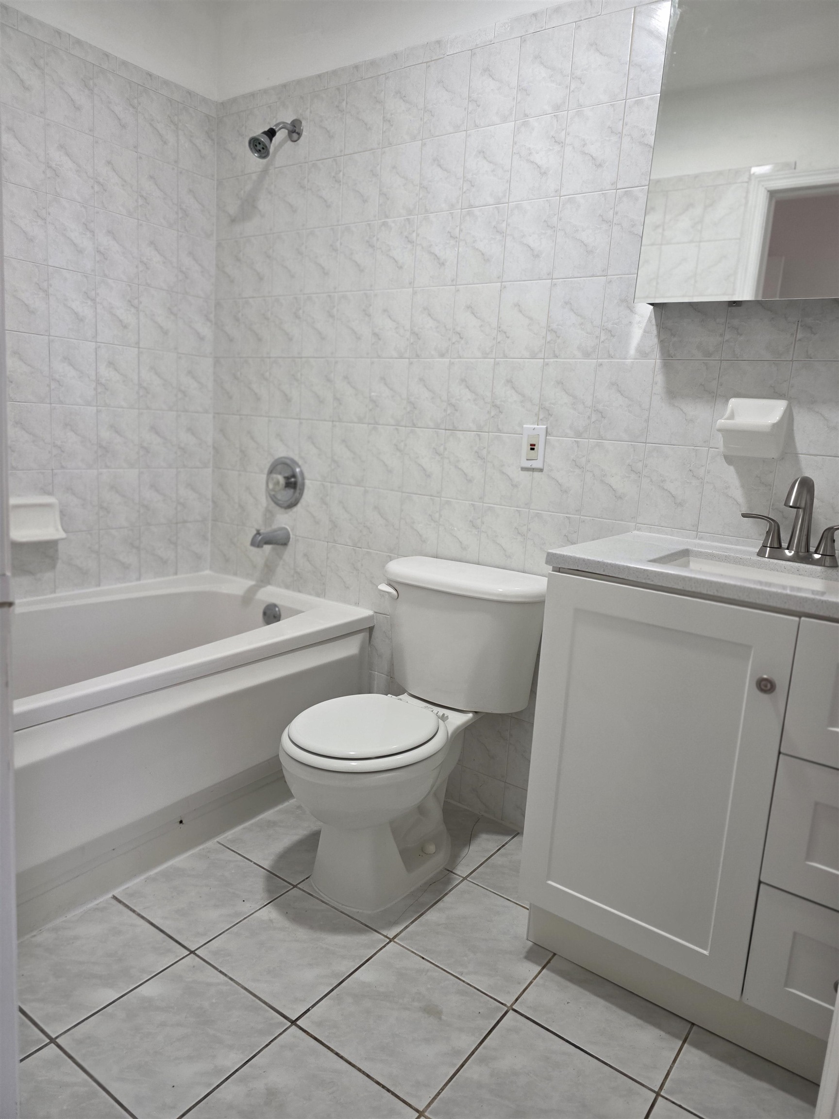 72 ZABRISKIE ST Unit: 2